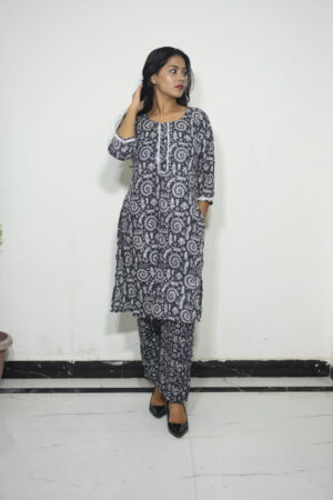 Black & White Ethnic Printed Kurta Pant Set